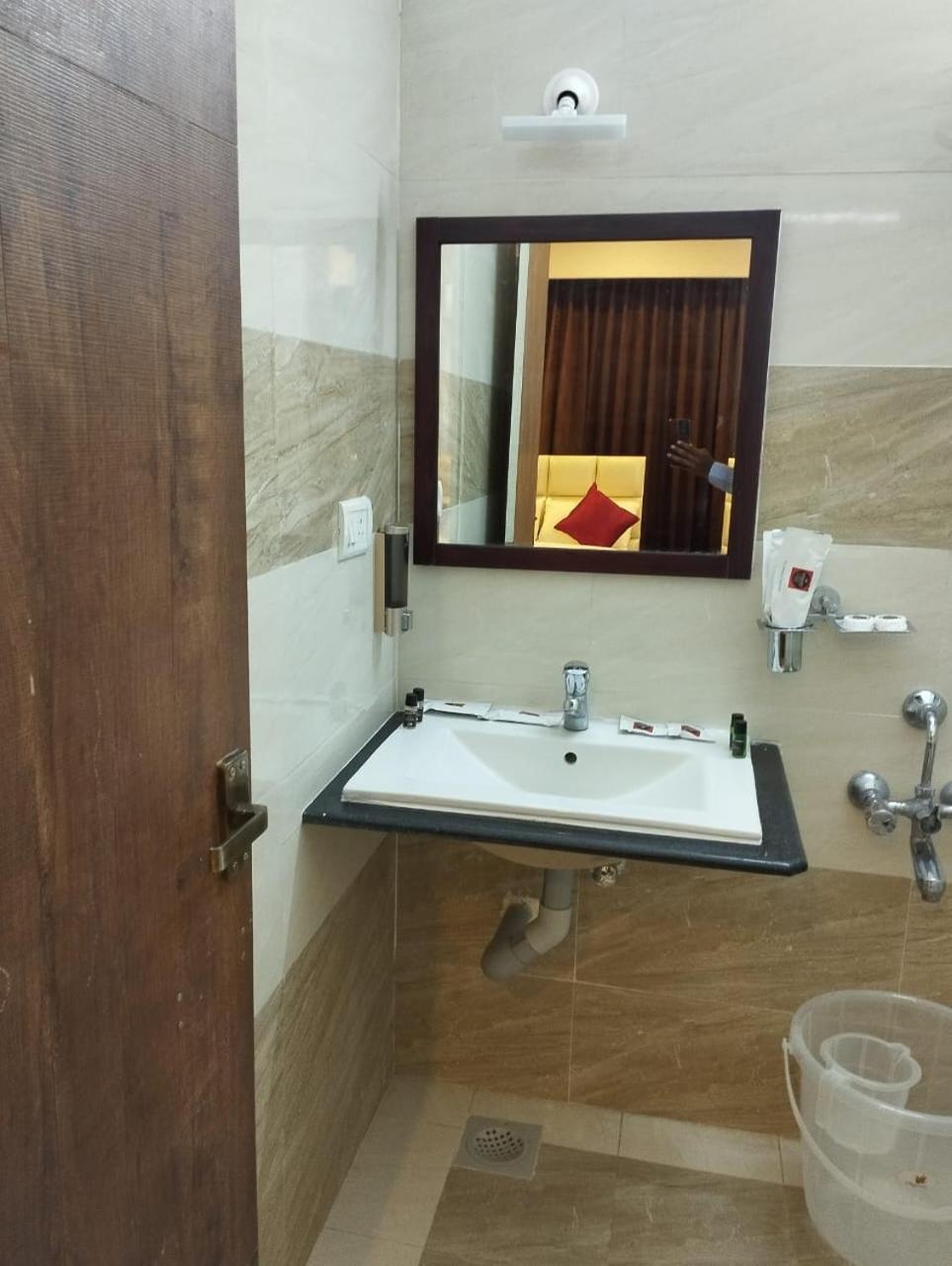 Annai Residency Hotel Vellore Luaran gambar